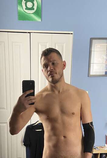 DL Jock Looking for Fun - Alternate Photo
