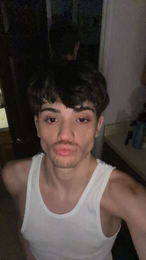 Hispanic 21 year old twink looking - Gay Male Escort in Miami - Main Photo