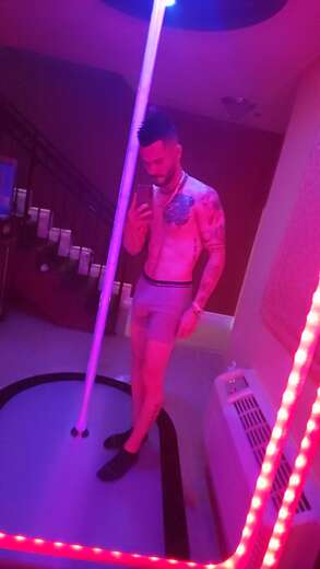 sexy cubano - Straight Male Escort in Miami - Main Photo