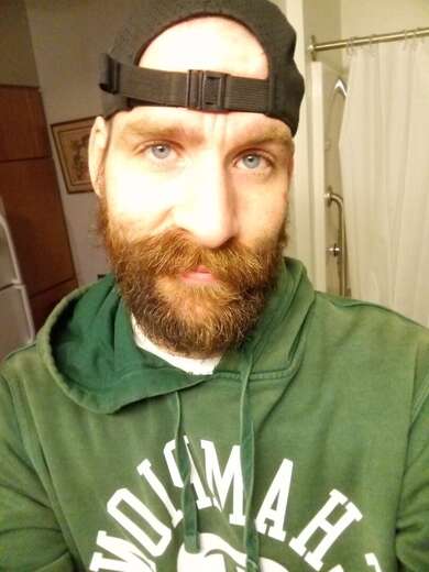 Tall masc Bearded adventurous artist - Gay Male Escort in Minneapolis - Main Photo