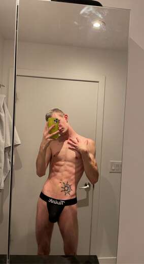 Massage with possibility of extra with 💸 - Gay Male Escort in Montreal - Main Photo