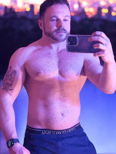 Toronto Muscle Jock - Gay Male Escort in Montreal - Main Photo