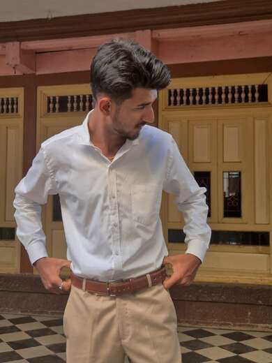 6ft tall handsome guy - Alternate Photo