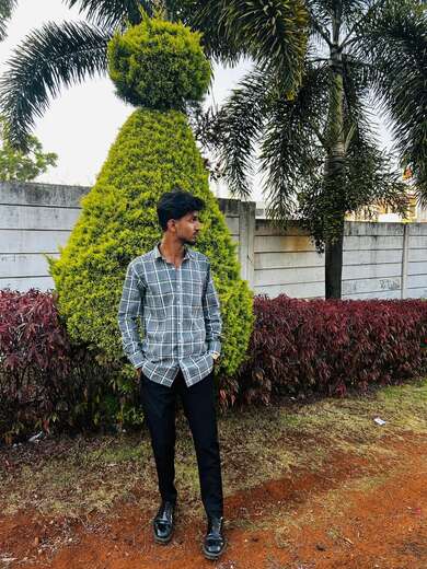 6ft tall handsome guy - Alternate Photo
