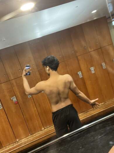 Tall man with average build - Alternate Photo