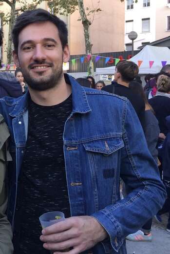 Straight French man in New York - Alternate Photo