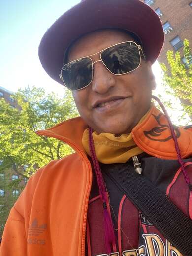 I am a male professional masseur - Alternate Photo