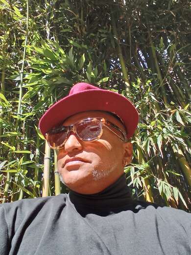 I am a male professional masseur - Alternate Photo