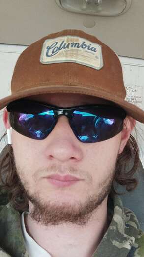 Single straight guy looking for some fun - Alternate Photo