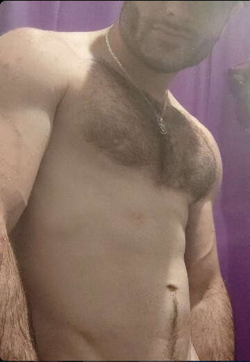 5'5 165 lbs short king - Alternate Photo