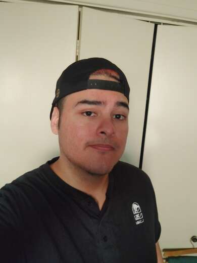 Average guy. Chill. Sweet. - Alternate Photo