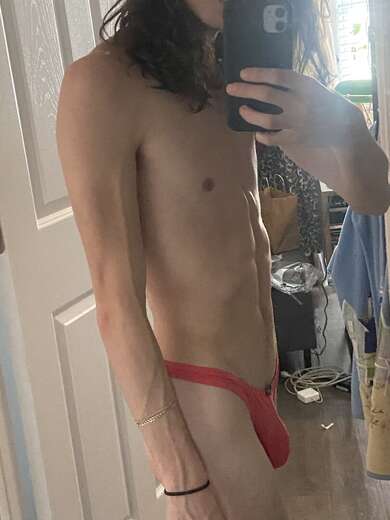 Petite student looking for connections - Gay Male Escort in Orlando - Main Photo