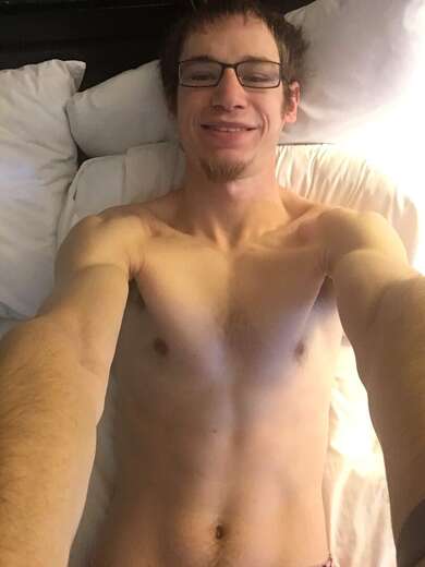 I’m a gentle man willing to turn things up - Straight Male Escort in Oshkosh - Main Photo