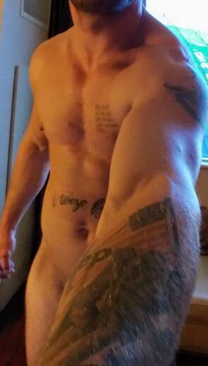 A sexual man who's 6'5 with green eyes - Straight Male Escort in Philadelphia - Main Photo