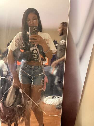 Sexy lil vibe Don’t waste time🥰 - Alternate Photo