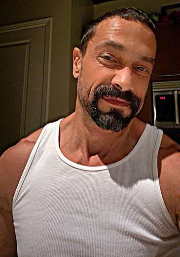 Gymbro that likes to flex - Alternate Photo