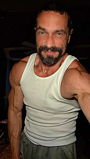 Gymbro that likes to flex - Alternate Photo