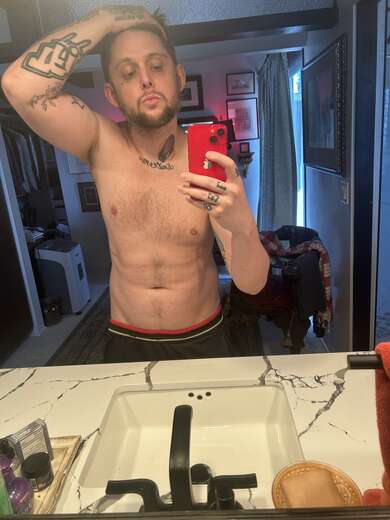 Straight, tattoos, masc, houseboy - Alternate Photo