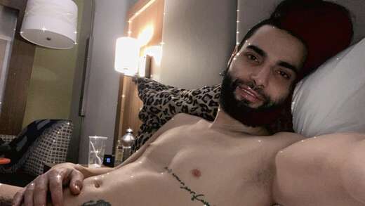 Colombian rest. Exellent hands to Please😎 - Alternate Photo