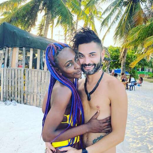 Colombian rest. Exellent hands to Please😎 - Alternate Photo