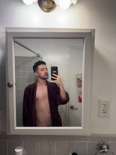 Let me entertain you. I’m very much nice. - Gay Male Escort in Queens - Main Photo