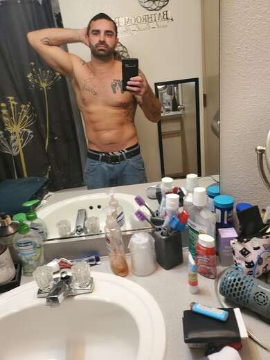 athletic, funny, charming, muscular - Straight Male Escort in Salem, OR - Main Photo