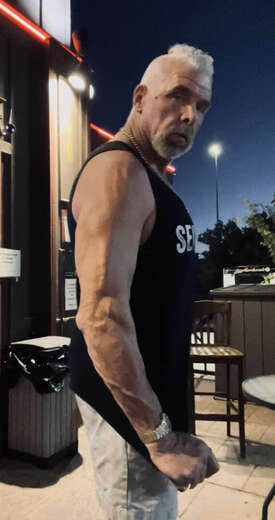Tall Extra Large Muscular Man - Male Escort in Salt Lake City - Main Photo
