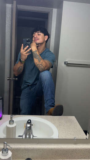 Handsome, discreet, genuine, unforgettable - Alternate Photo