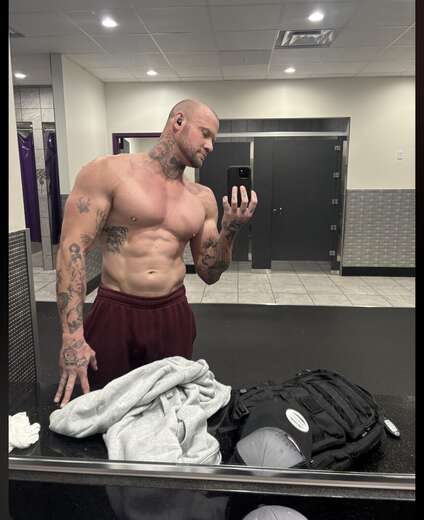 Muscle worship - Straight Male Escort in San Diego - Main Photo