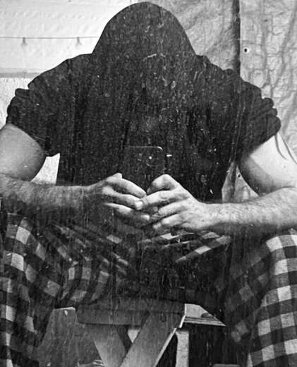 Serious discreet and respect - Alternate Photo