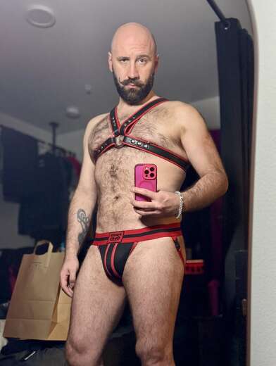Discreet, reliable, charming professional - Alternate Photo
