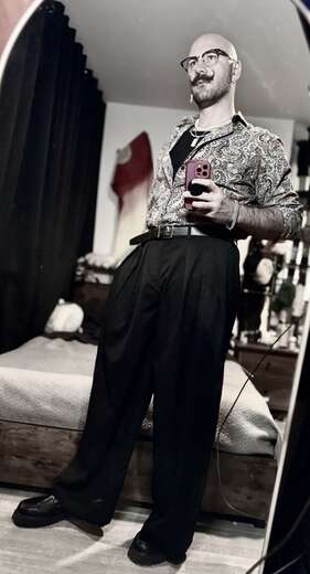 Discreet, reliable, charming professional - Alternate Photo
