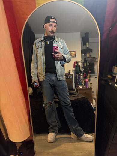Discreet, reliable, charming professional - Alternate Photo