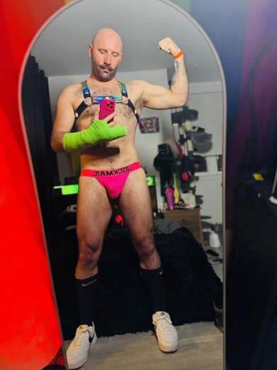 Discreet, reliable, charming professional - Alternate Photo
