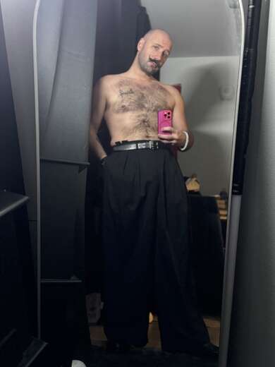 Discreet, reliable, charming professional - Alternate Photo