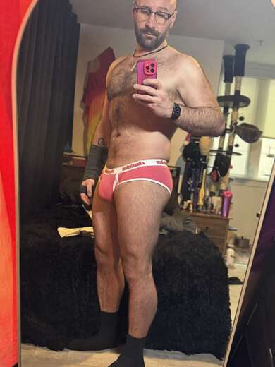 Discreet, reliable, charming professional - Alternate Photo