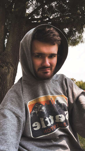 Confident, attentive, discreet, magnetic - Alternate Photo