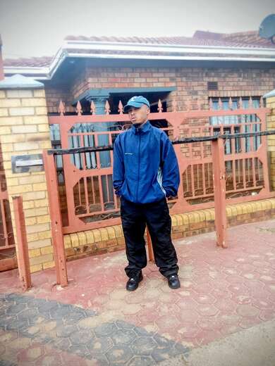 Non confrontational sweet and good listene - Straight Male Escort in South Africa - Main Photo