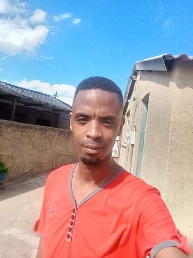 Tall, light skinned, likes fun - Alternate Photo