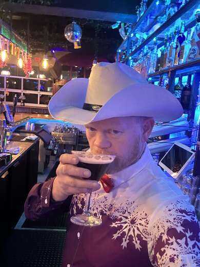 I like to go out. - Straight Male Escort in Staten Island - Main Photo