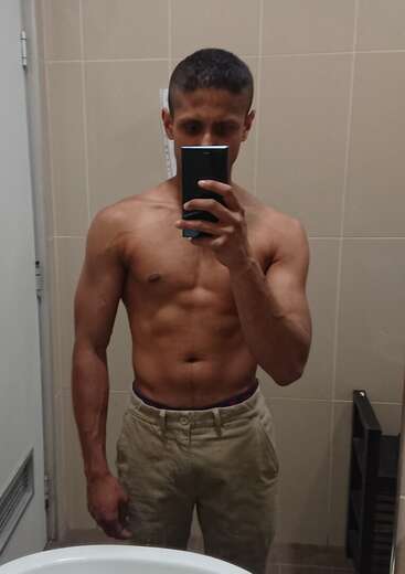 Friendly, fit, discreet, hygienic - Straight Male Escort in Sydney - Main Photo