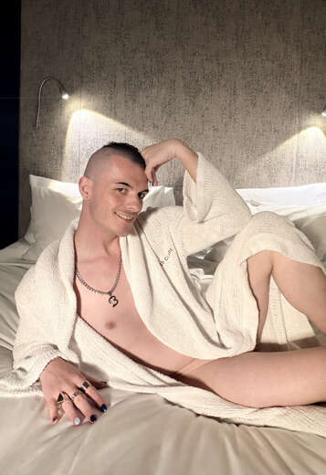 JETT BLACK: International Luxury Companion - Alternate Photo
