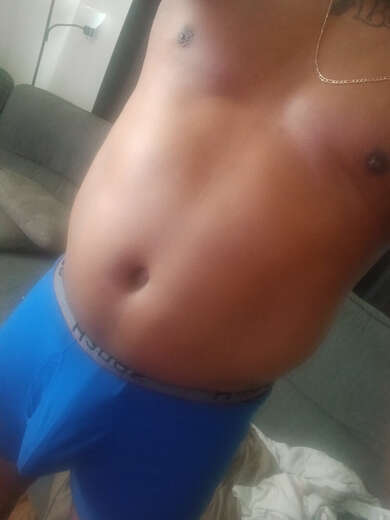 Tall,lang hair, big Hands and feet - Straight Male Escort in Tacoma - Main Photo