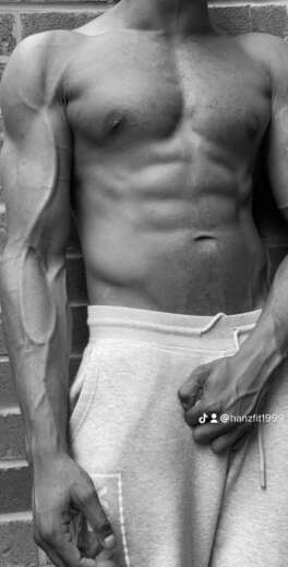 Tall, dark, muscular, assertive, masculine - Straight Male Escort in Toronto - Main Photo