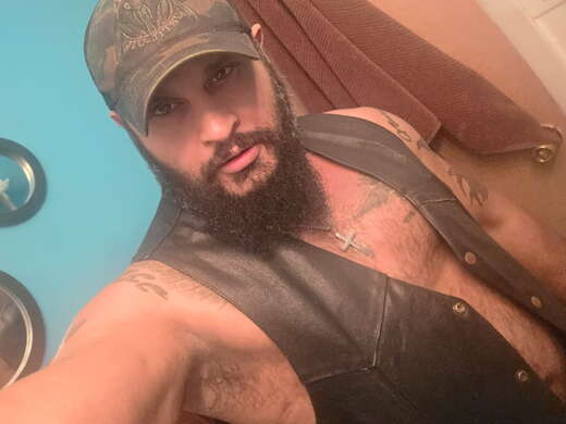 Shoot me a text. - Straight Male Escort in Trenton - Main Photo