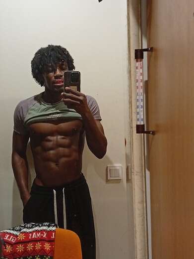 Chocolate boy for massage and s3x - Alternate Photo