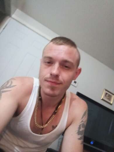 510 26 tattoos about 160 lb decent built - Straight Male Escort in Youngstown - Main Photo