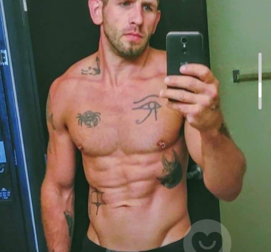 Helpful eager and willing | Gay Male Escort in Tulsa | MintBoys