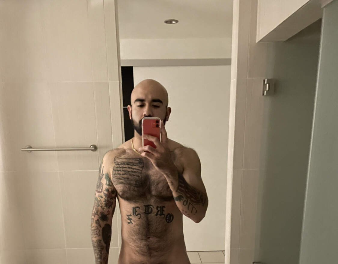 Gentleman Fit Young Tattoos | Straight Male Escort in Miami | MintBoys