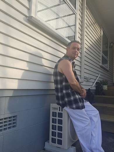 Im a easy going guy who is intimate - Alternate Photo
